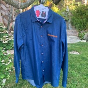 Men’s blue denim shirt, size medium